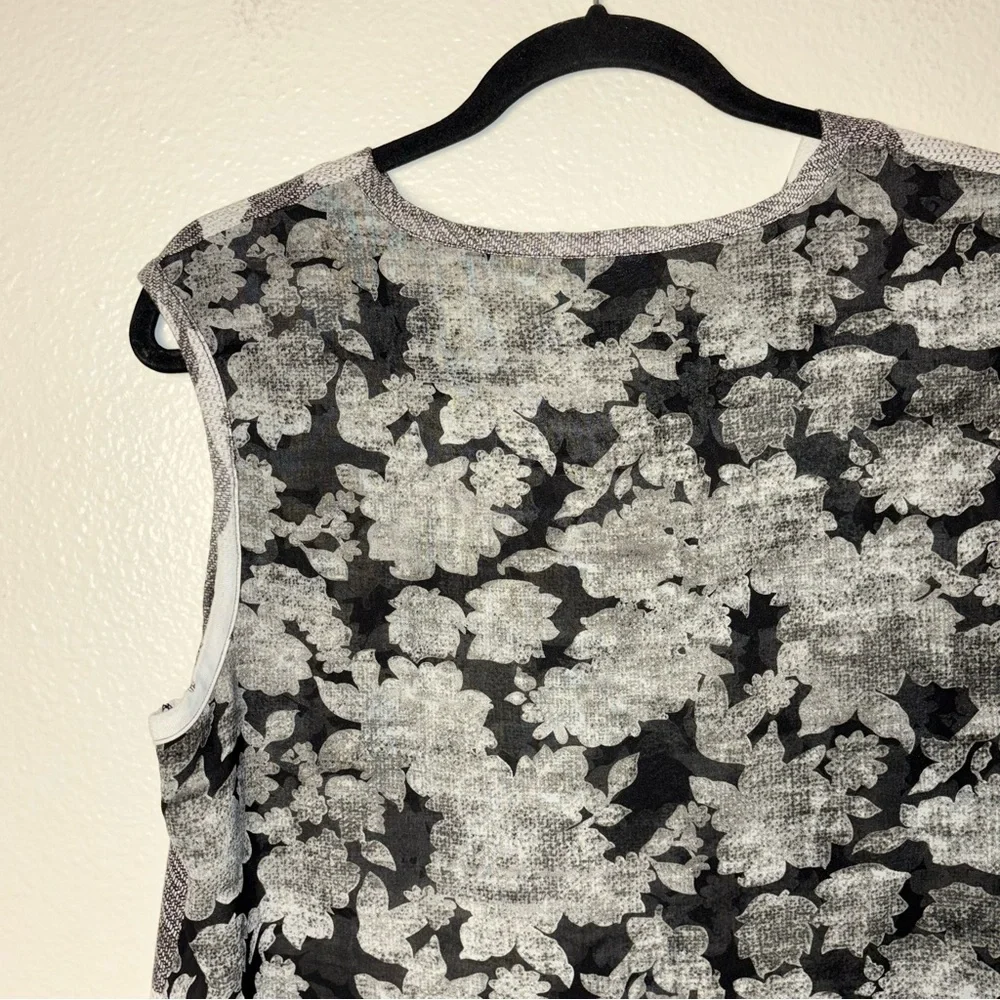 Cabi #3057 Tango Floral Drape Tank black,white,gray floral Woman's Size Medium - Picture 15 of 16